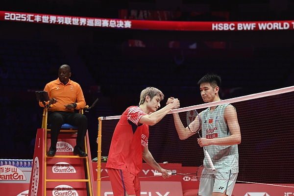 “伤兵内战”石宇奇打败李诗沣,二东说念主要联袂晋级总决赛男单四强的难度不小